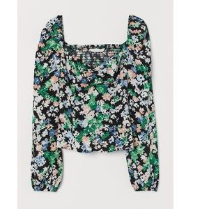Fitted, balloon sleeve printed flower blouse, everyone’s favorite!